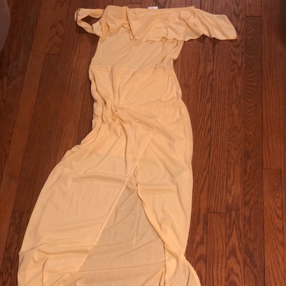 NWT‼️ S-M buttercup 🔆 yellow maxi - Picture 5 of 5